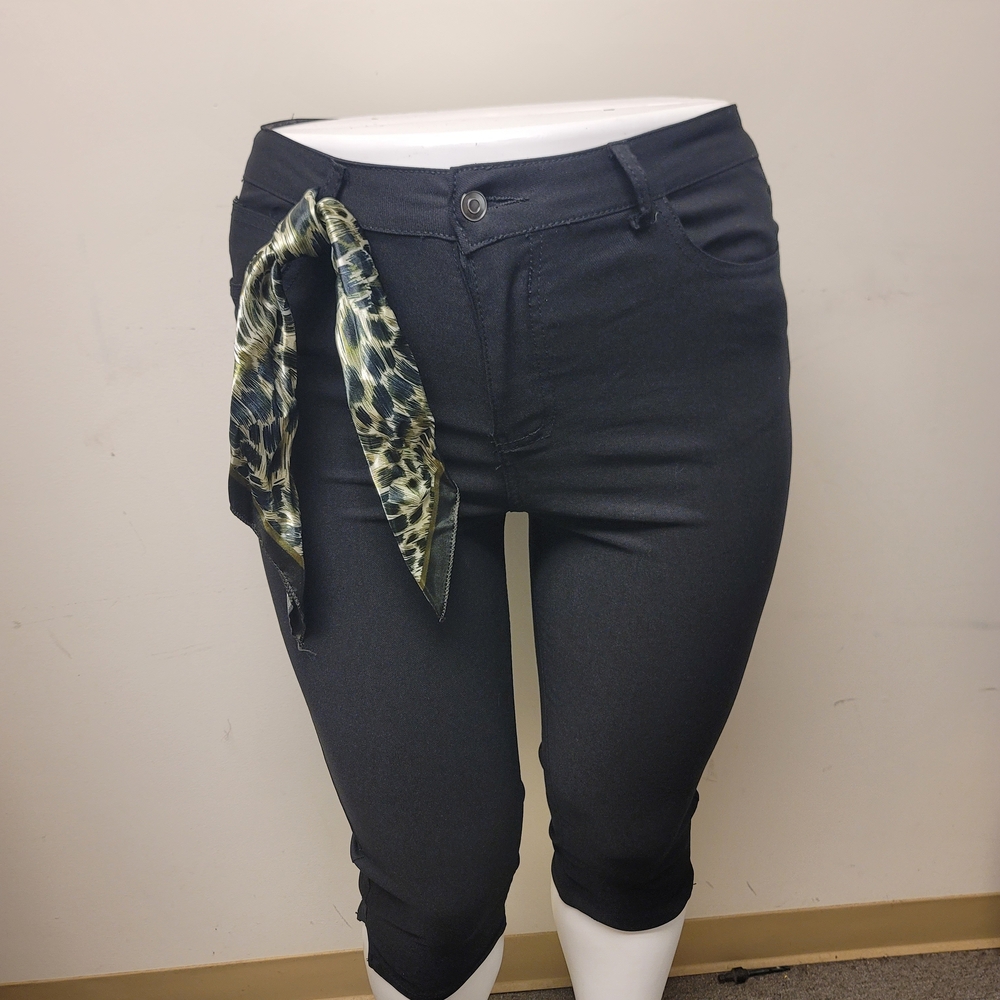 Black Capri Pants with Leopard Print Scarf